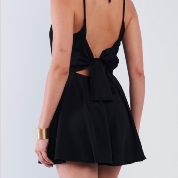 Black sleeveless spaghetti strap stand collar open back knot tie romper Sz S - Picture 2 of 3